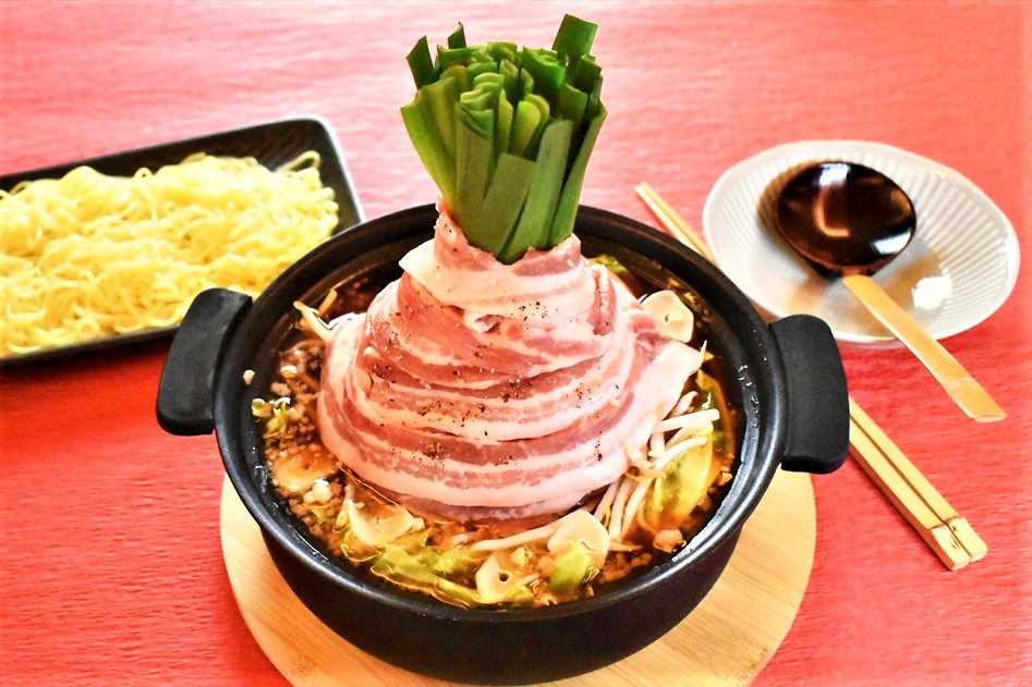 〆のラーメンが美味しい！背徳のボルケーノ鍋